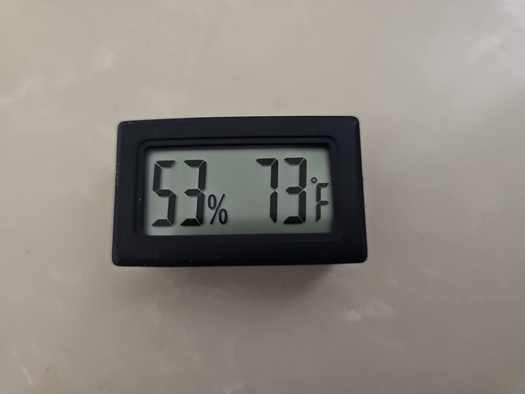 alat ukur suhu dan kelembapan